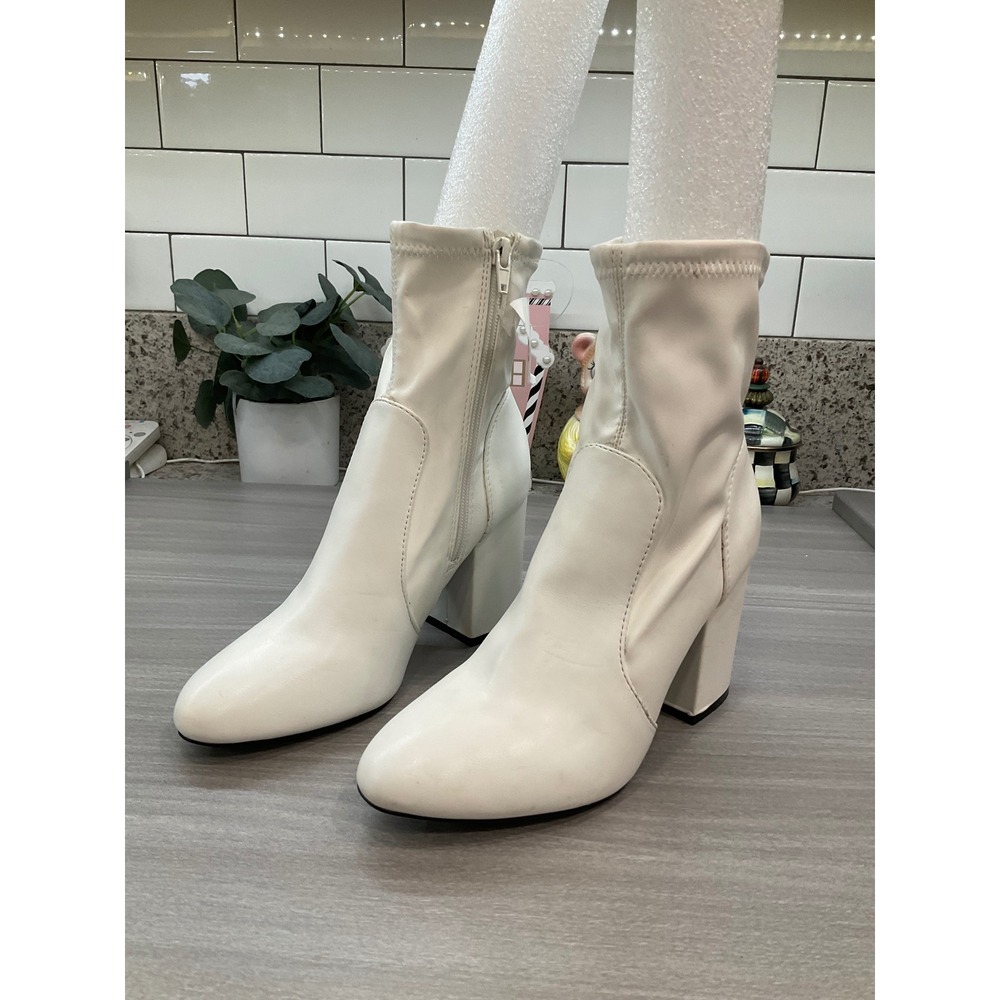 MADDEN GIRL RANGER WHITE ANKLE BOOTIES